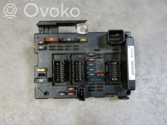 Peugeot 307 Módulo de fusible 