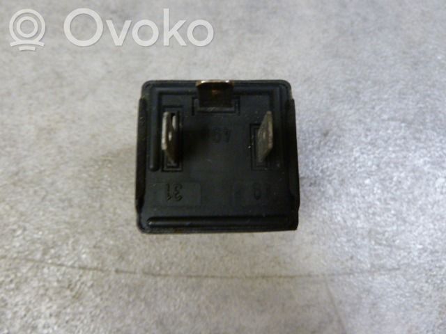 Avarinių šviesų rėlė   4DB00375027