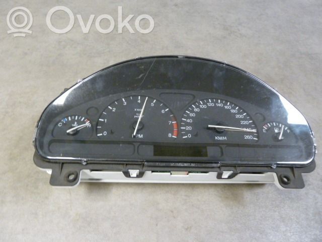 Nopeusmittari (mittaristo)   XR8F10849AK