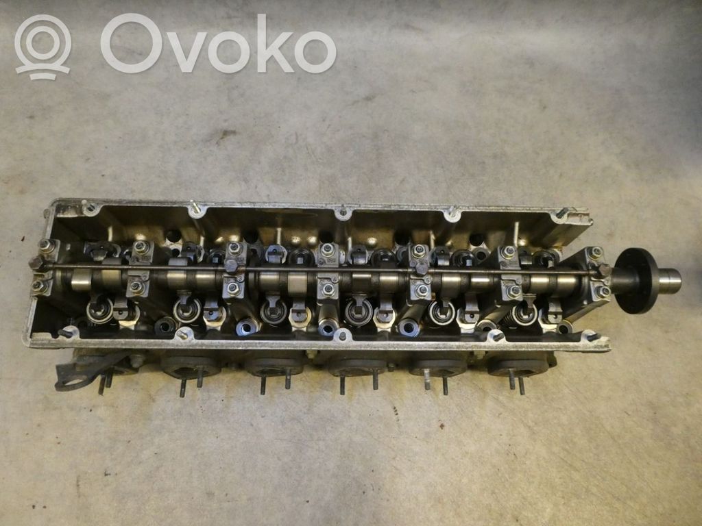 BMW 7 E32 Engine head 