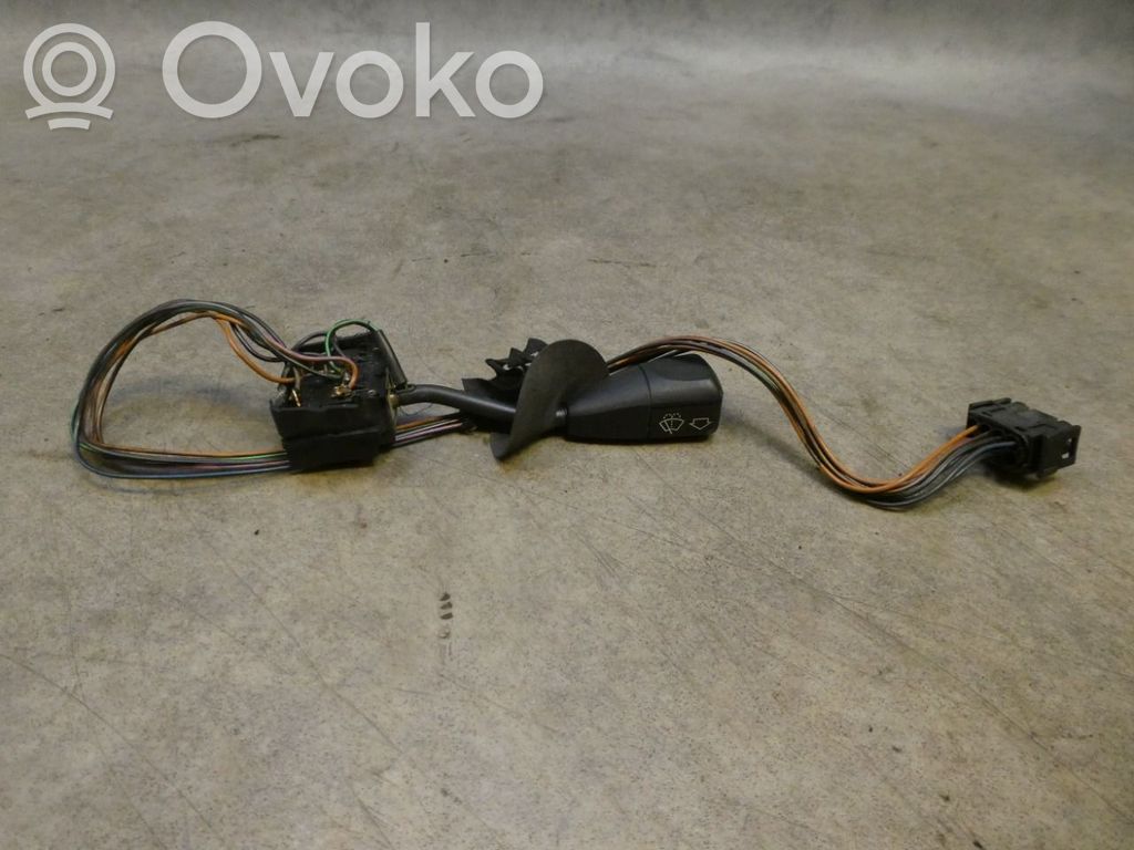 BMW 5 E34 Pyyhkijän vipu 