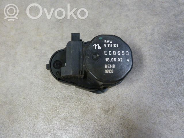 BMW 7 E65 E66 Ilmastointilaitteen läpän käyttölaite/moottori (A/C) 