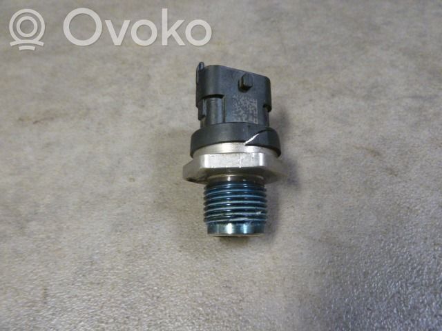 Volvo XC70 Régulateur de pression de carburant 