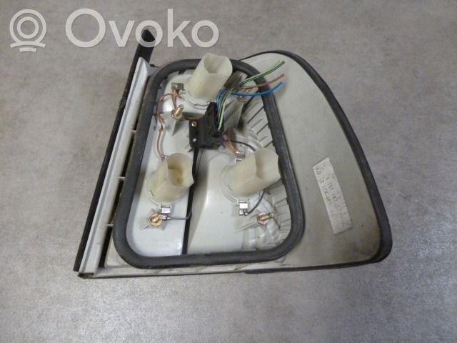 BMW 5 E34 Aizmugurējais lukturis virsbūvē 