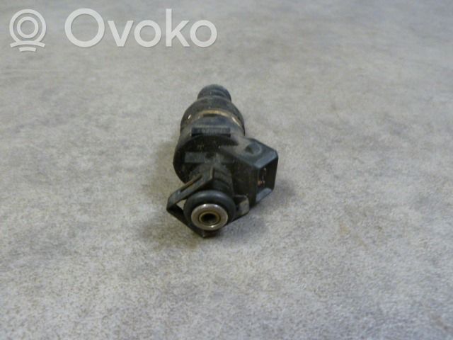 BMW 5 E34 Polttoainesuutin 