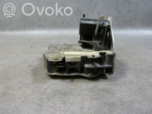 BMW 3 E36 Priekinė durų spyna 