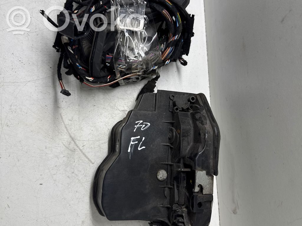 Rear door lock   7167581,6977066