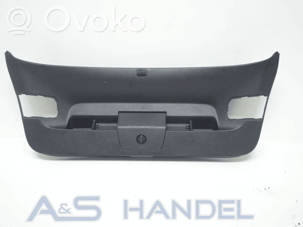 Interior set   5G6867605