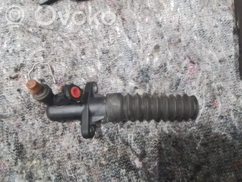 Cilindro de embrague hidráulico   9809468580