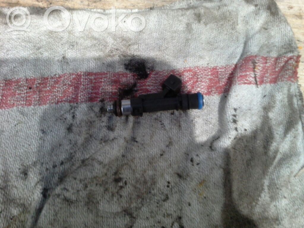 Inyector de combustible   82055