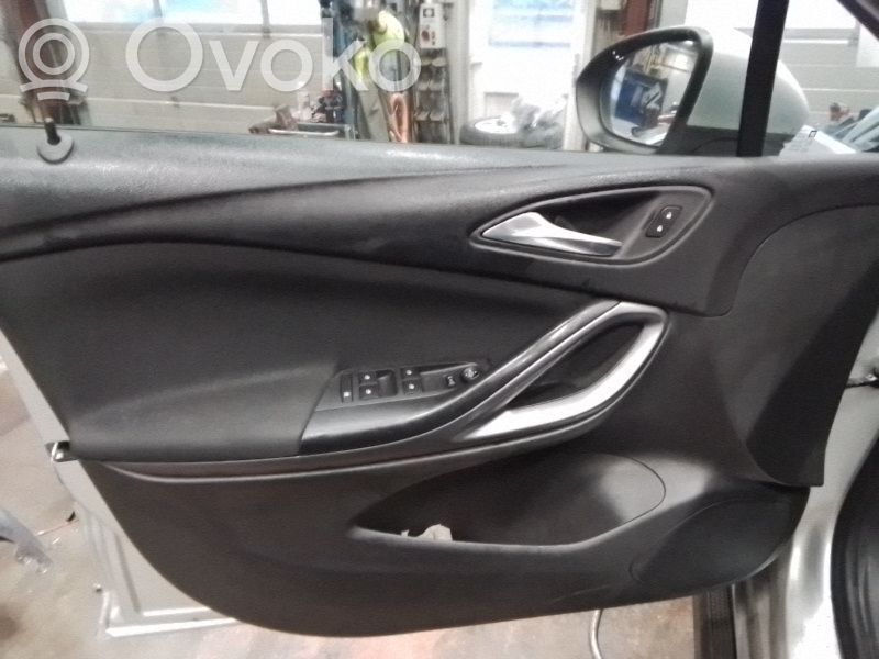 Apšuvums aizmugurējām durvīm   39066306