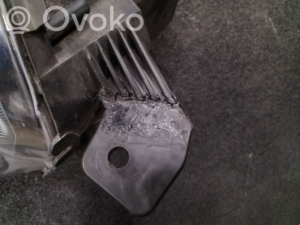 Priekinis žibintas   9808567680