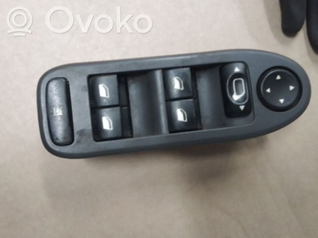Electric window control switch