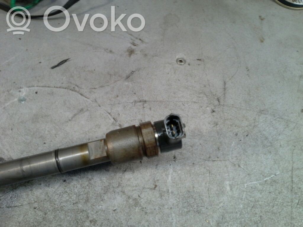 Fuel injector   338002A400