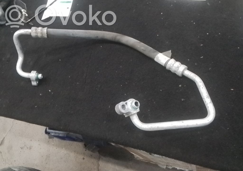 Ilmastointilaitteen putki (A/C)   97762B9050