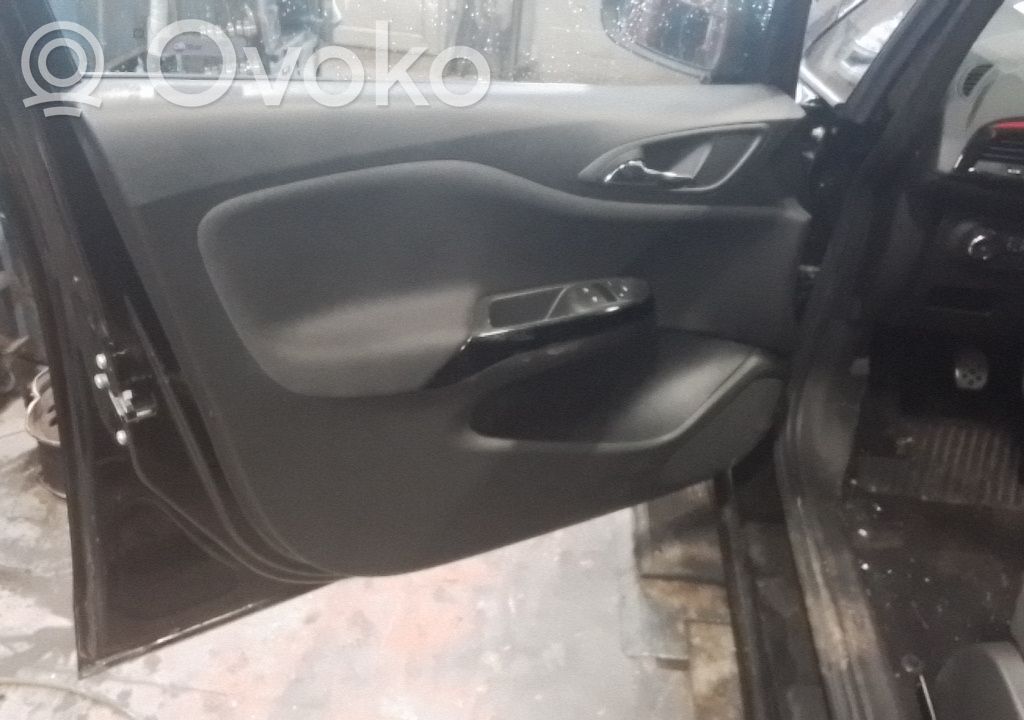 Apšuvums aizmugurējām durvīm   13403444