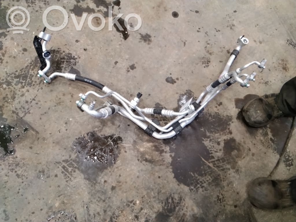 KIA Niro Ilmastointilaitteen putki (A/C) 