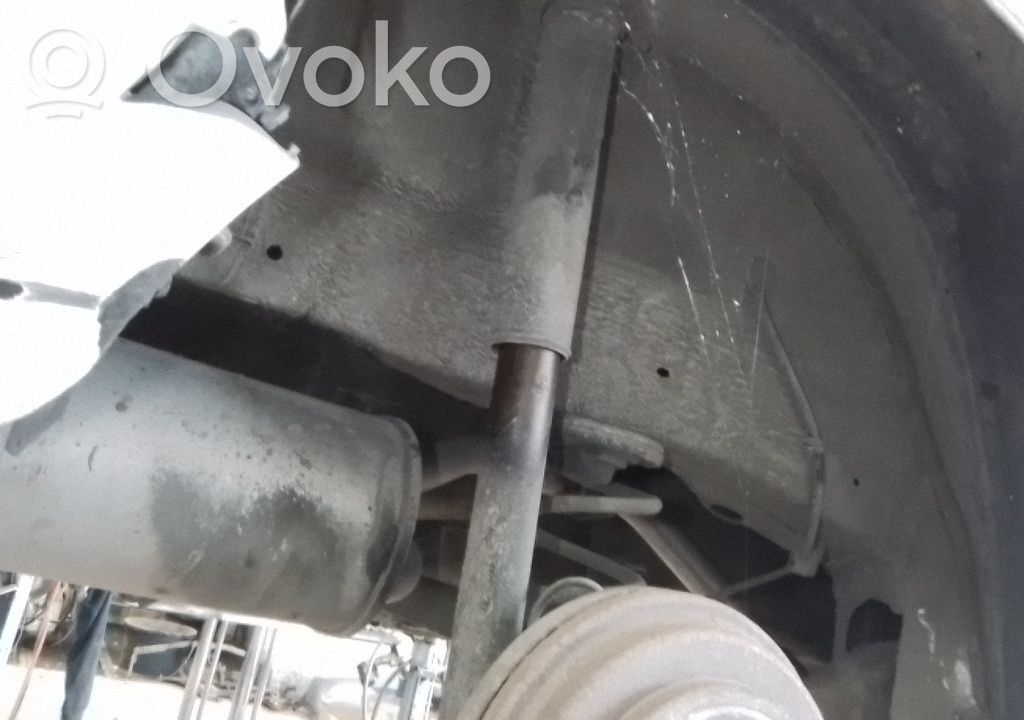 Suzuki Celerio Aizmugurē amortizators 