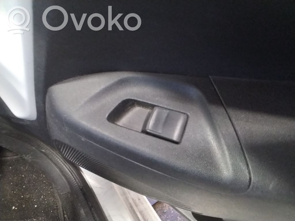 Electric window control switch   B000954680