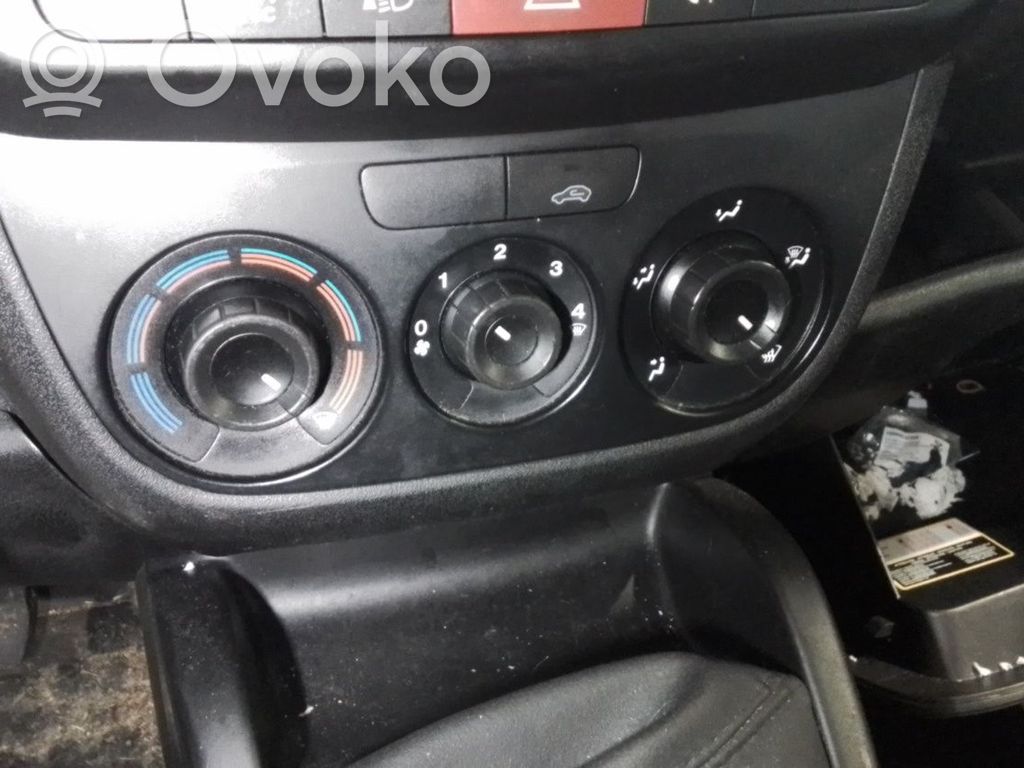 Opel Combo D Climate control unit 