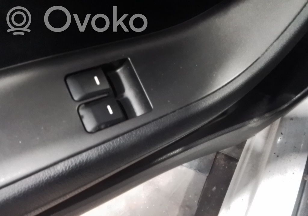 Elektrisko logu slēdzis   935701Y500