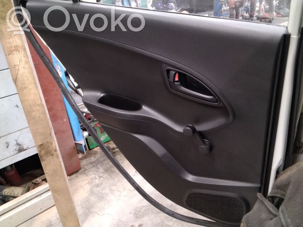 KIA Picanto Apšuvums aizmugurējām durvīm 