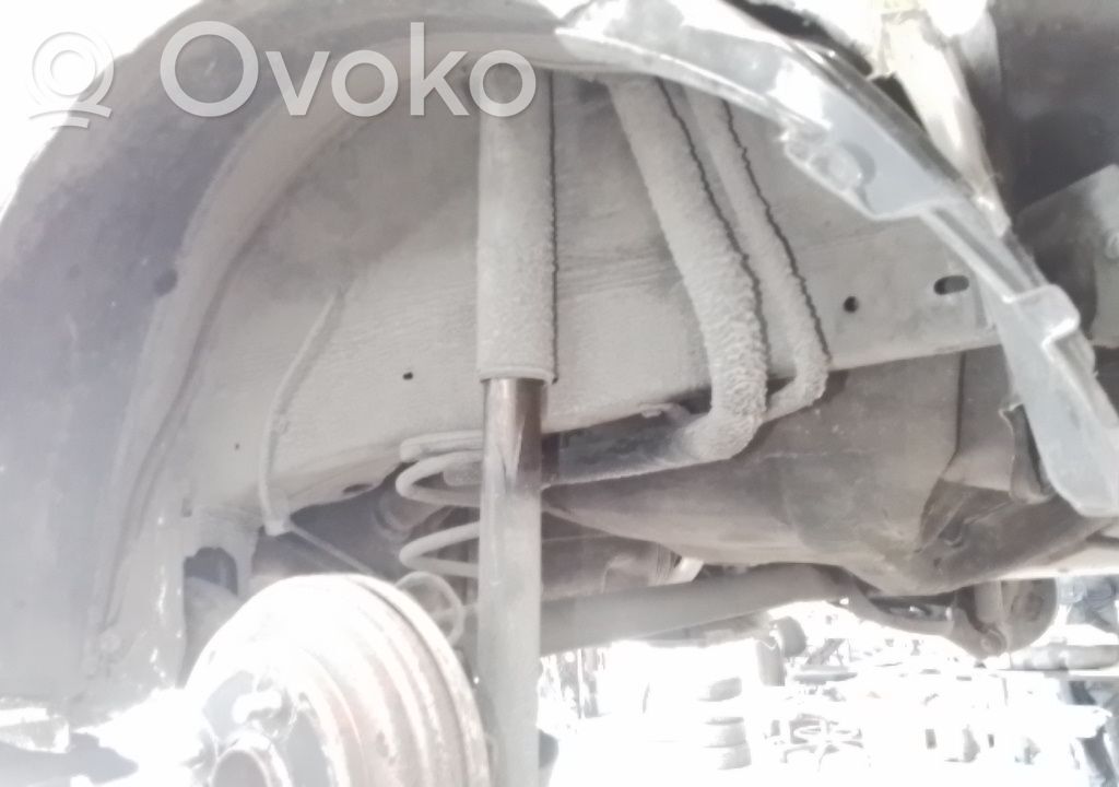Suzuki Celerio Aizmugurē amortizators 