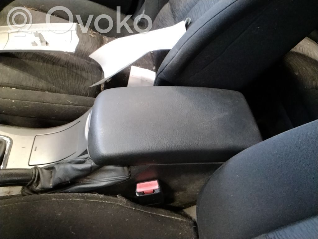 Peugeot 407 Reposabrazos 