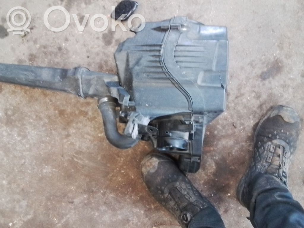 Ford Focus Air filter box 