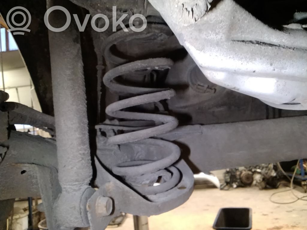 Rear coil spring   553301Y200