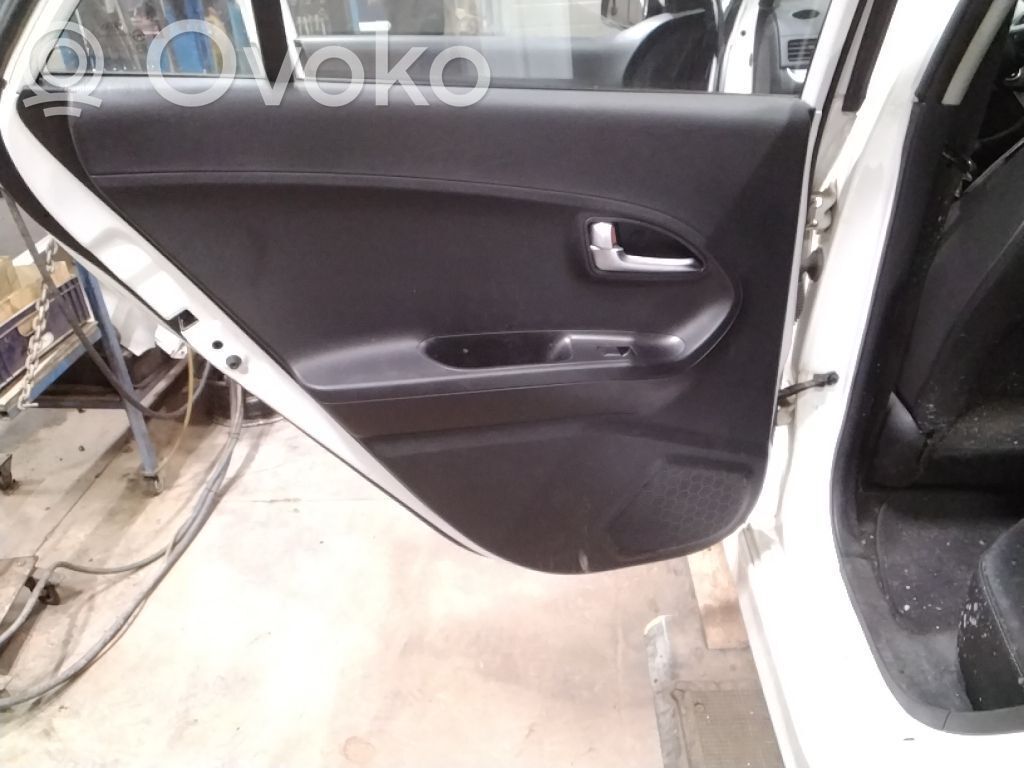 KIA Picanto Apšuvums aizmugurējām durvīm 