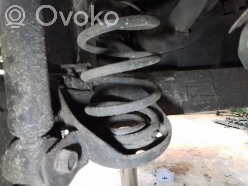 Rear coil spring   553301Y200