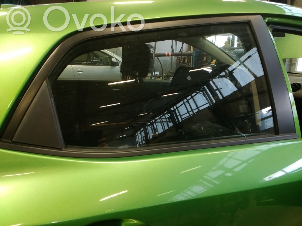 Mazda 2 Luna de la puerta delantera cuatro puertas 