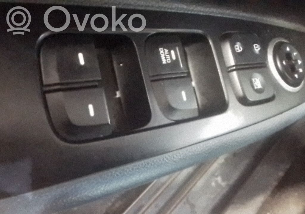 Hyundai i10 Interruttore di controllo dell’alzacristalli elettrico 