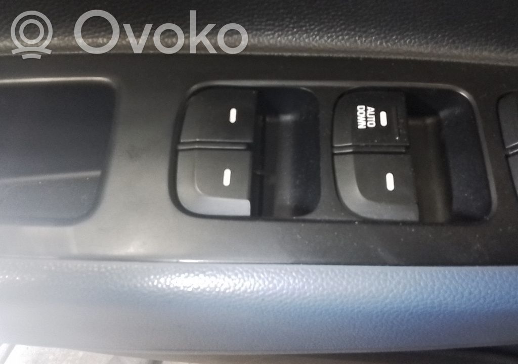 Hyundai i10 Interruttore di controllo dell’alzacristalli elettrico 