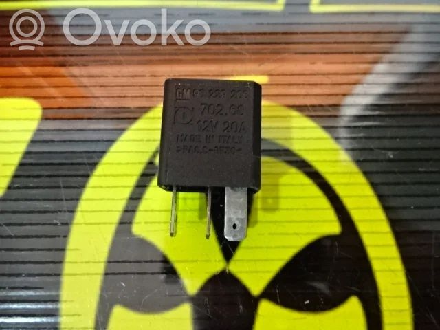 Opel Omega A Muu rele 