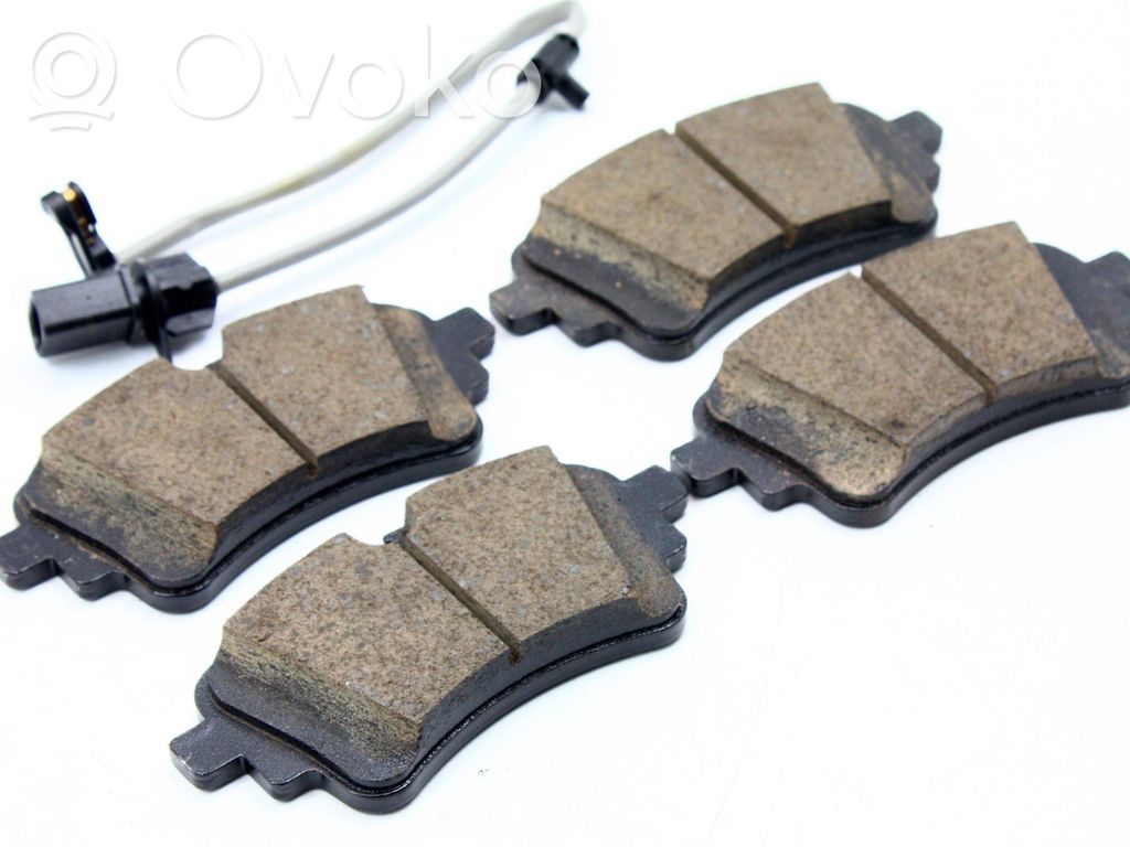 Audi A4 S4 B9 8W Klocki hamulcowe przednie 