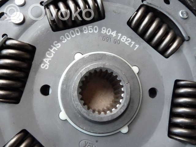 Audi A4 S4 B6 8E 8H Clutch pressure plate 