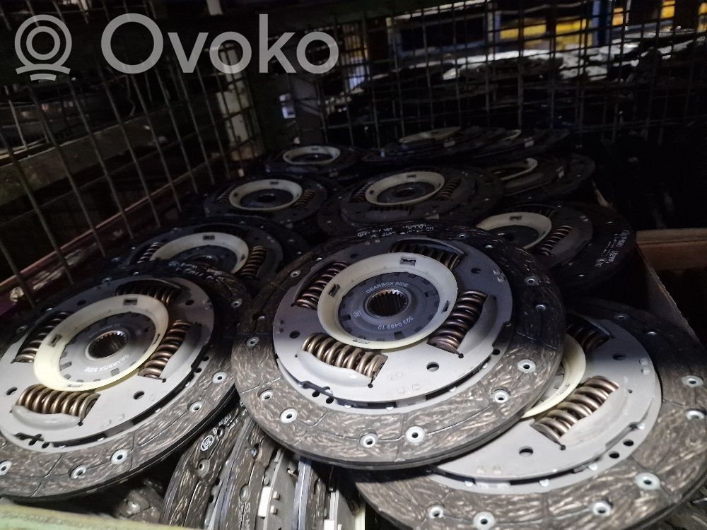 Sajūga disks   323049910,1075681,1252613,16013939,1878988201,302330805,302330813,3H2330805,3S417550D1A,L03023030805,L03023030813,L03H23030805,XS417550D1C