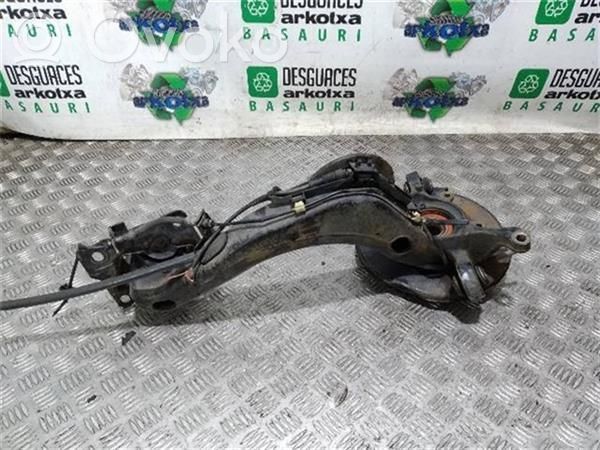 Audi A3 S3 8L Задний поворотный кулак (ступица, цапфа) 