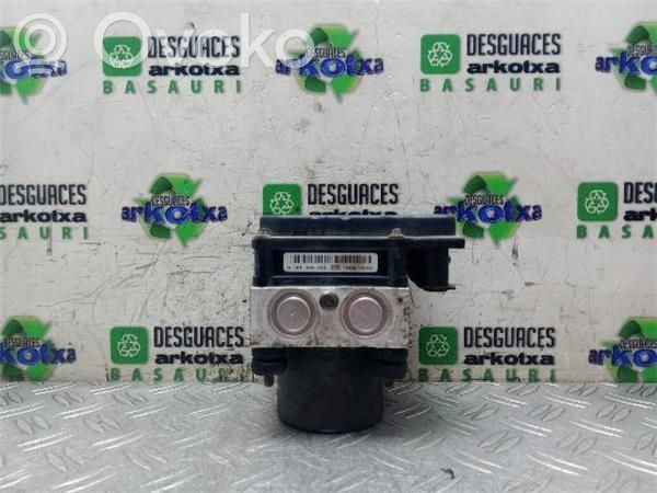 Unidad de control/módulo del ABS   D4FBU