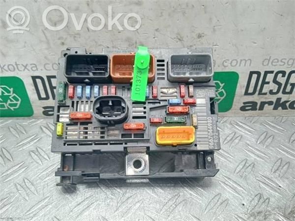 Peugeot 3008 I Fuse module 