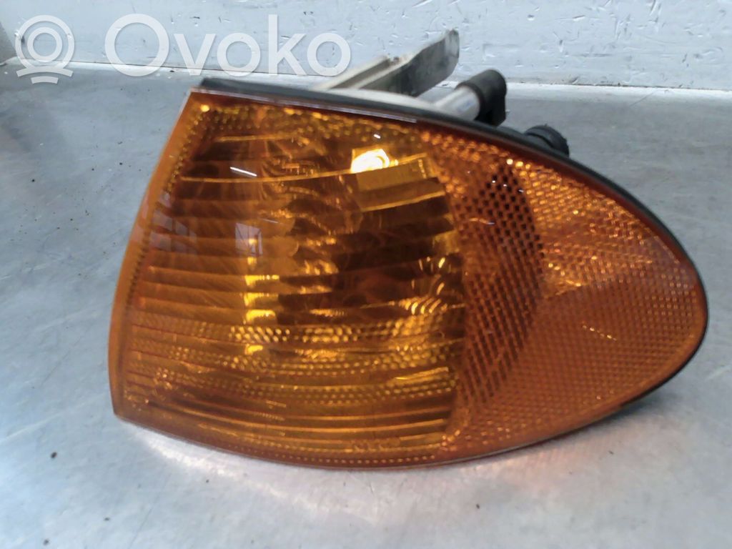 Front indicator light   63137165847,6902765