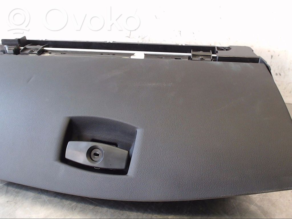 Glove box   51167034080