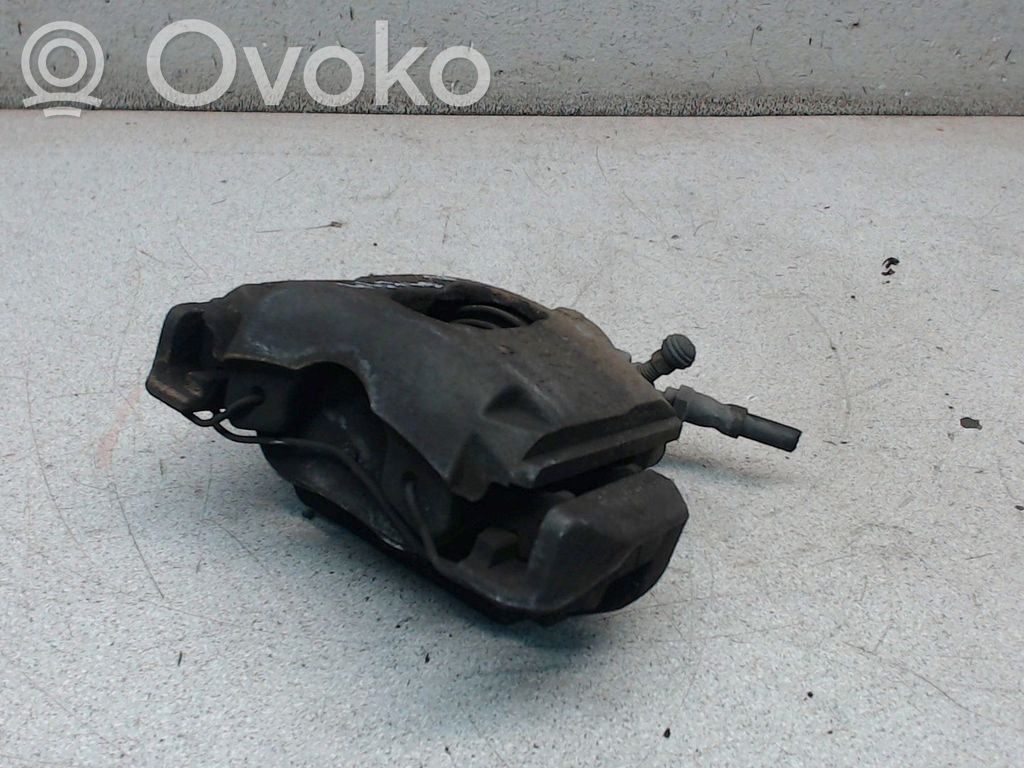 Mazda 2 Zacisk hamulcowy przedni 