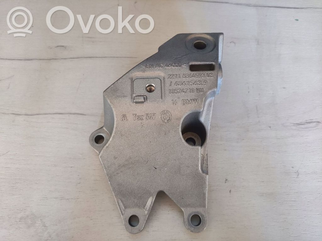 Engine mounting bracket   6864593