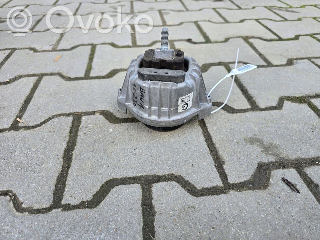 Dzinēja spilvens   6768800