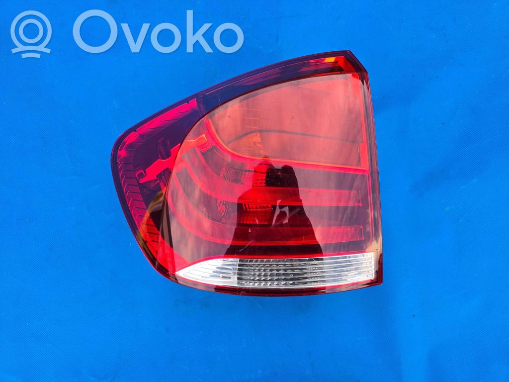 Rear/tail lights   2990109