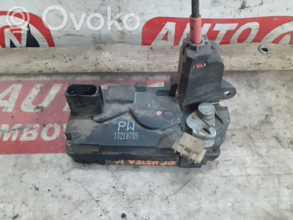 Opel Zafira B Rear door lock 