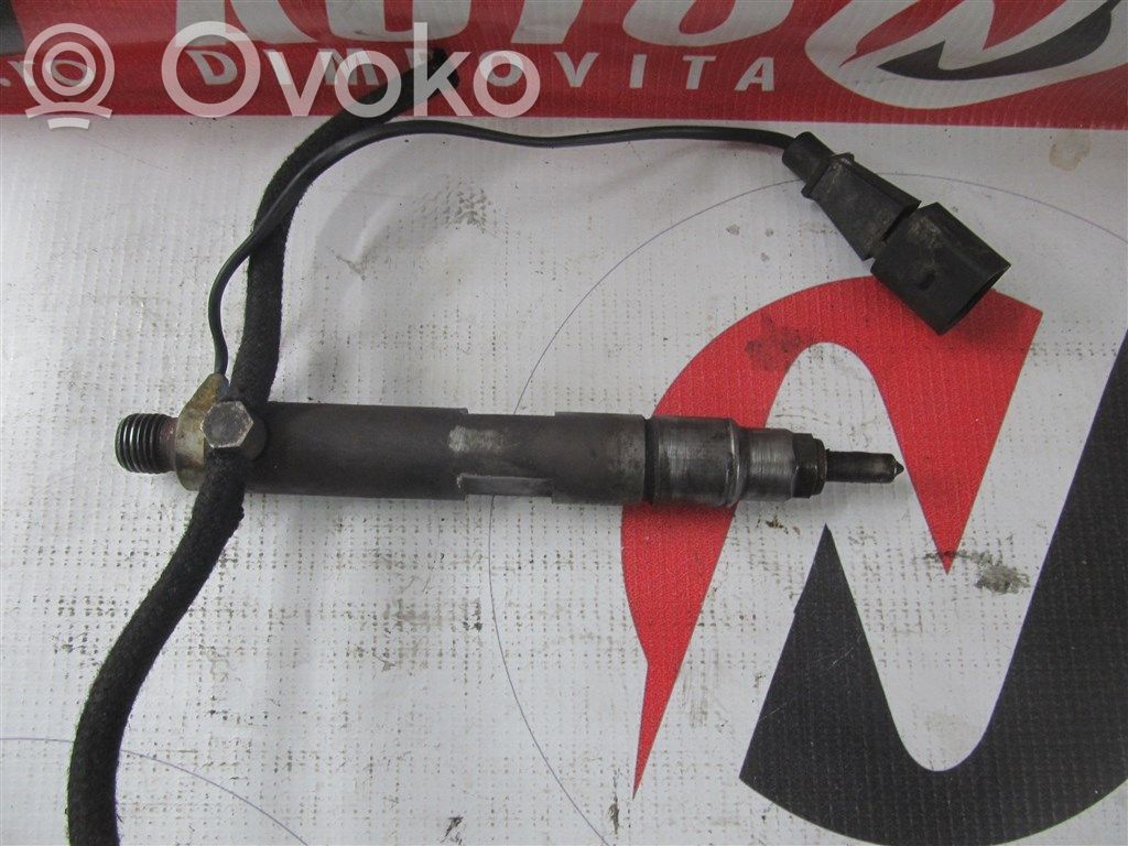 Volkswagen Golf IV Inyector de combustible 